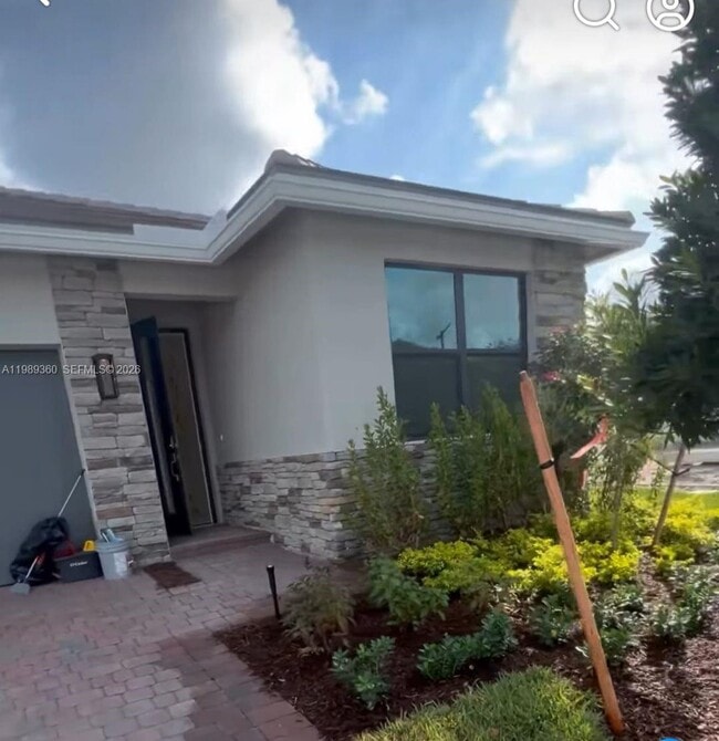 4784 SW 72nd Terrace