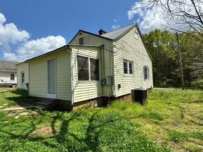 1011 Earl St in Shelby, NC - Building Photo - Building Photo