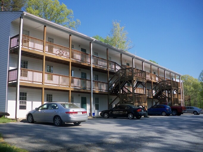 145 Stephens St in Dahlonega, GA - Building Photo