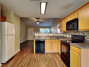 1104 S Hampton Close in Antioch, TN - Building Photo - Building Photo