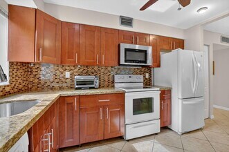 129 Piedmont C in Delray Beach, FL - Building Photo - Building Photo