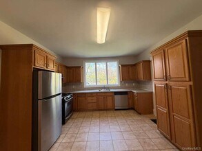 701 NY-304 in Bardonia, NY - Building Photo - Building Photo