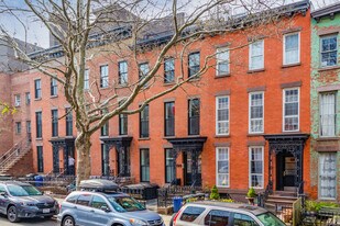100 Summit St in Brooklyn, NY - Building Photo