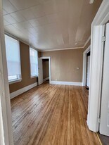 2407-2409-2409 N Farwell Ave in Milwaukee, WI - Building Photo