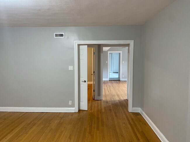 7822 S Kingston Ave in Chicago, IL - Building Photo - Building Photo