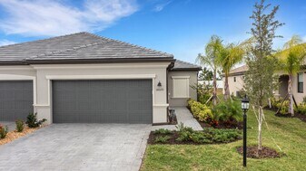 16020 Sunny Day Dr in Bradenton, FL - Building Photo