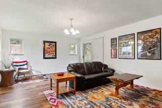 33146 Orchard Dr in Bigfork, MT - Building Photo - Building Photo