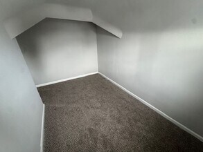 20735 Syracuse Ave in Warren, MI - Building Photo - Building Photo