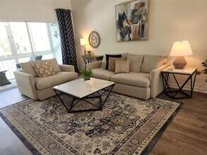 6503 Fairway Gardens Dr, Unit 201 in Bradenton, FL - Building Photo - Building Photo