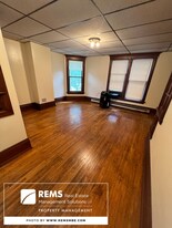 407 2nd St in Baraboo, WI - Building Photo