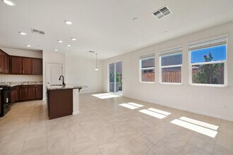 4600 Ocean Ln in Elk Grove, CA - Building Photo - Building Photo