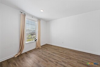 328 Peace Pipe Way in Georgetown, TX - Building Photo - Building Photo