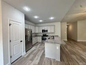 5723 Maggie Rose Cir in Milton, FL - Building Photo - Building Photo