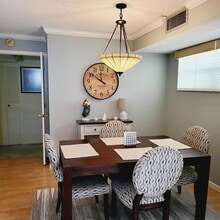 23 Colonial Club Dr, Unit 200 in Boynton Beach, FL - Foto de edificio - Building Photo