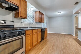 1717 England Rd in Arlington, TX - Building Photo - Building Photo