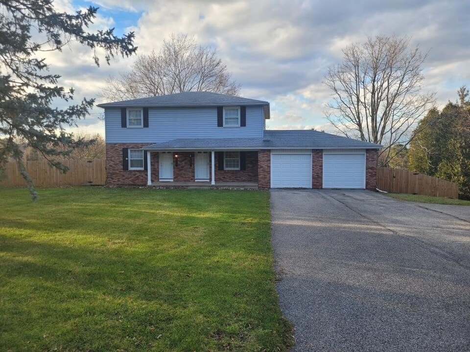 5835 W Henrietta Rd in West Henrietta, NY - Building Photo