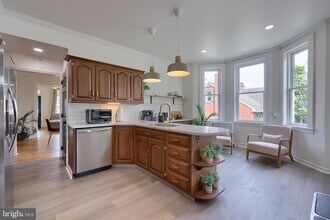 136 E Harrisburg Ave in Elizabethtown, PA - Building Photo - Building Photo