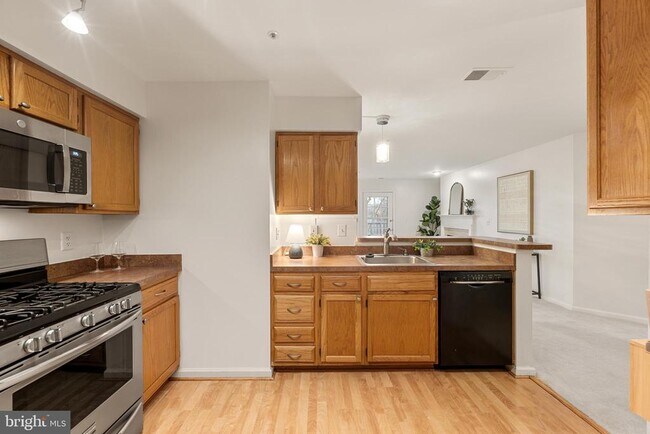 6111 Wigmore Ln in Alexandria, VA - Building Photo - Building Photo