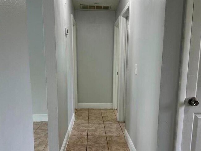 709 Bryon Ct in Lakeland, FL - Foto de edificio - Building Photo