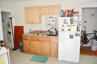 40 Linden Ave, Unit 3 in Somerville, MA - Foto de edificio - Building Photo