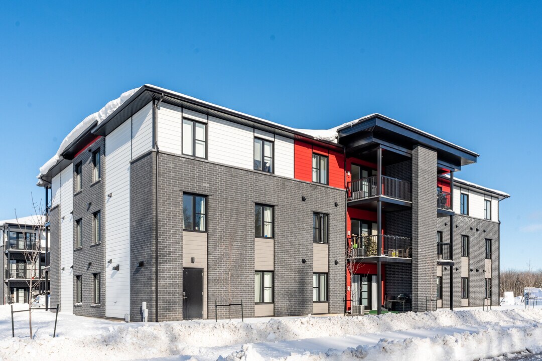 574 René-Richard St in Lévis, QC - Building Photo