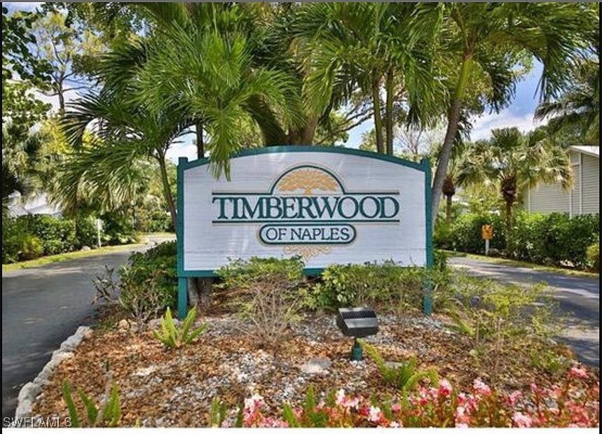 3418 Timberwood Cir in Naples, FL - Foto de edificio