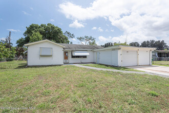2934 Matthew Dr in Rockledge, FL - Foto de edificio - Building Photo