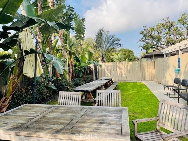 17092 Emerald Ln, Unit D in Huntington Beach, CA - Foto de edificio - Building Photo