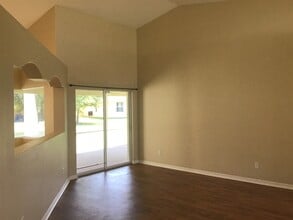 5731 NW Zenith Dr in Port St. Lucie, FL - Building Photo - Building Photo