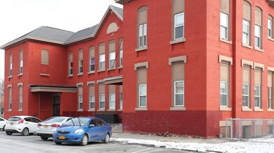 366 4th Avenue in Troy, NY - Building Photo - Building Photo