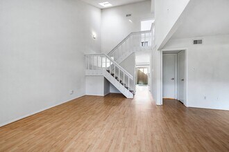 11609 Village Pl Dr in Houston, TX - Building Photo - Building Photo