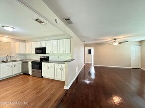 8515 Maple St in Jacksonville, FL - Building Photo - Building Photo