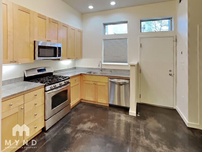 1222 32nd St in Oakland, CA - Foto de edificio - Building Photo