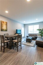 948 N Front St in Allentown, PA - Foto de edificio - Building Photo