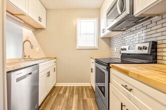 275 Waterdown Dr in Fayetteville, NC - Building Photo - Building Photo