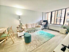 445 5th Ave, Unit 18G in New York, NY - Building Photo - Building Photo