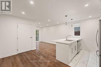 552 McLeod St in Ottawa, ON - Building Photo - Building Photo