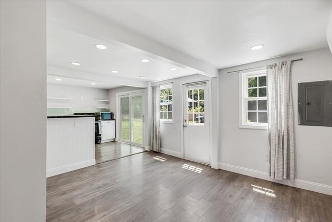 32 Jerry Way in Taunton, MA - Building Photo - Building Photo