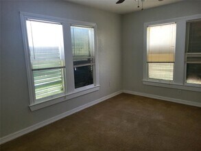 4921 Alamo Dr in Galveston, TX - Building Photo - Building Photo