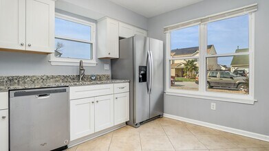 1832 Haviland Dr in Virginia Beach, VA - Foto de edificio - Building Photo