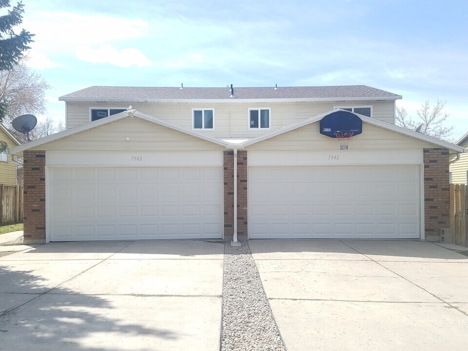 7942 Chadbourne Dr in Cottonwood Heights, UT - Building Photo