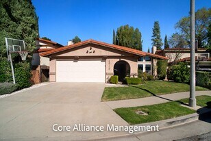 23119 Valerio St in Los Angeles, CA - Building Photo