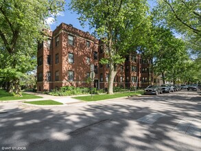 7233 N Wolcott Ave in Chicago, IL - Building Photo - Building Photo