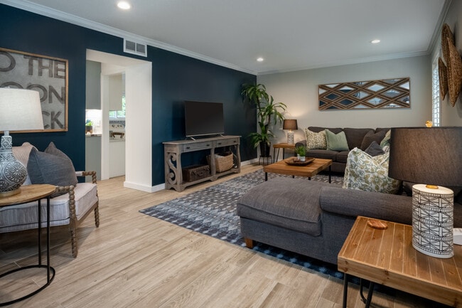 1604 Barak Ln