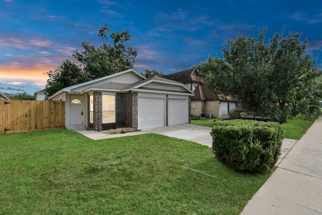 17602 Northfalk Dr in Houston, TX - Building Photo
