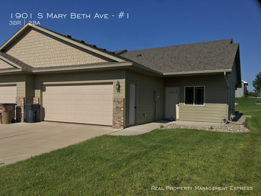 1901 Mary Beth Ave-Unit -#1 in Sioux Falls, SD - Building Photo