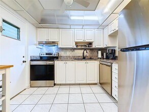 2309 S Cypress Bend Dr in Pompano Beach, FL - Building Photo - Building Photo