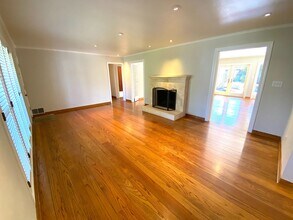 918 Clinton Rd in Los Altos, CA - Building Photo - Building Photo