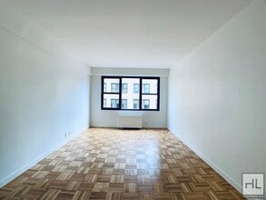 EAST 49 STREET in New York, NY - Building Photo - Building Photo