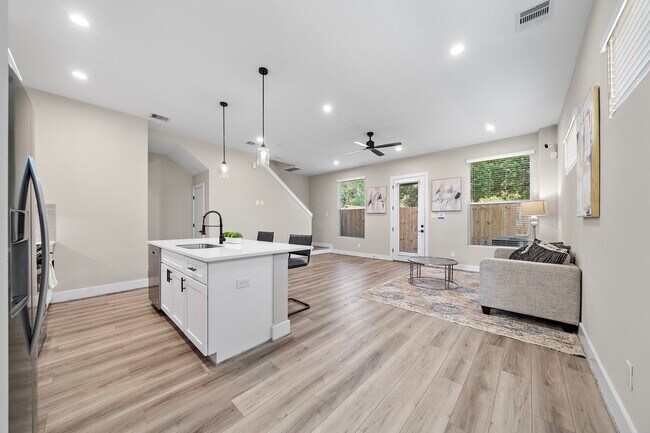 11 Wellford St in Houston, TX - Building Photo - Building Photo